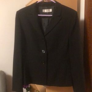 Women’s Tahari skirt suit